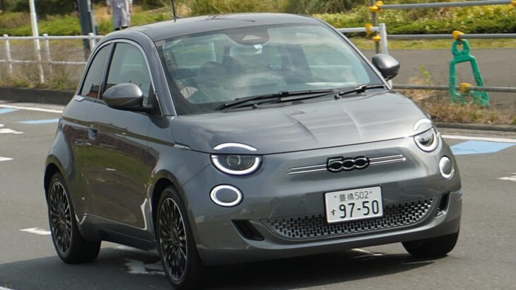 【フィアット 500e 新型試乗】お利口なお姉さんキャラになっちゃって…岩貞るみこ | Family Car JP