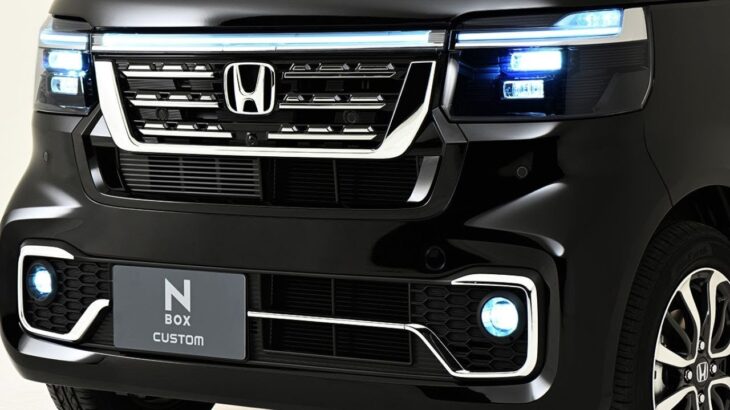 ホンダ新型軽ワゴン、青目のヘッドライトで存在感大幅UP！新型「N BOX」純正アクセサリーも初お披露目決定！